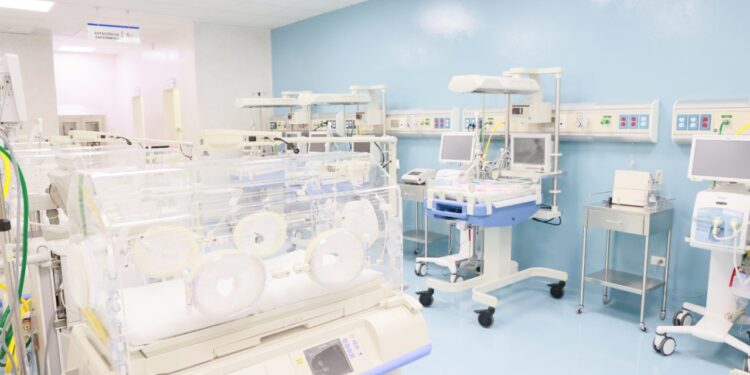 SNS dice prioriza reducción nacimientos prematuros y atención a neonatos