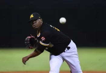 Águilas retoman el primer lugar al derrotar al Licey con pitcheo de Elías