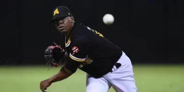 Águilas retoman el primer lugar al derrotar al Licey con pitcheo de Elías