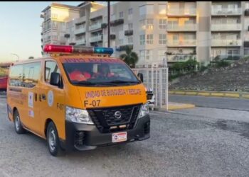 Defensa Civil reinicia búsqueda de un hombre arrastrado por las aguas de la cañada Arenita, Arroyo Hondo 