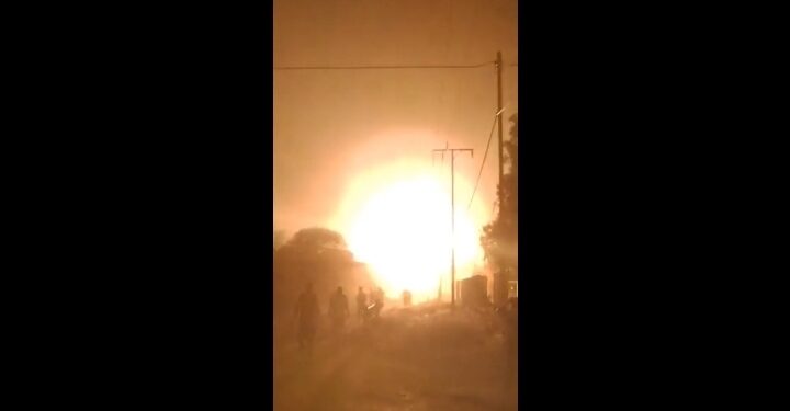 Rusia: Explotó un gasoducto cerca de San Petersburgo y provocó un gran incendio