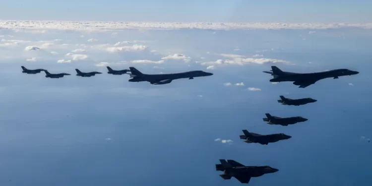 Corea del Sur y Estados Unidos realizaron nuevas maniobras aéreas en respuesta al lanzamiento del misil balístico