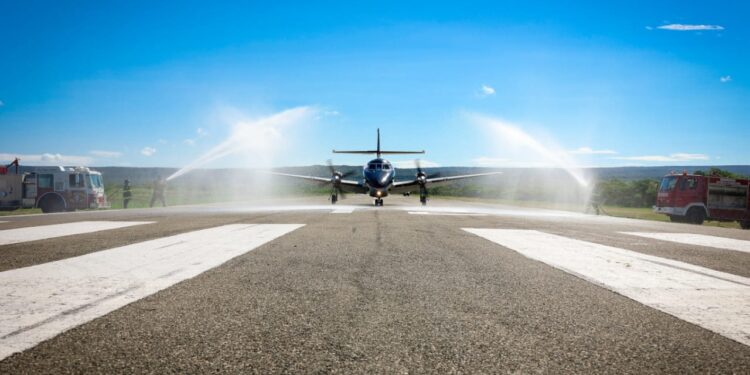 Pedernales recibe primer vuelo doméstico desde La Isabela-El Higüero a Cabo Rojo