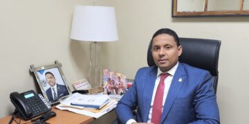 Diputado propone extender horario del metro Santo Domingo