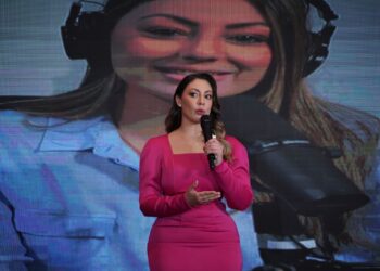 Iluminada Muñoz lanza línea de labiales Indómita