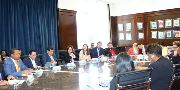 Eddy Alcántara llama a países a crear controles garanticen seguridad en comercio electrónico