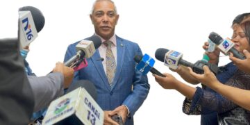 Senador Franklin Romero destaca avance arreglo de calles en Pimentel