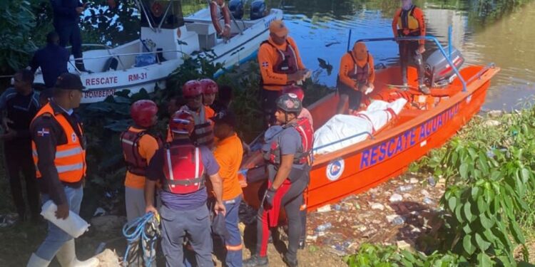 Defensa Civil recupera cuerpo de una persona en ribera del Río Isabela