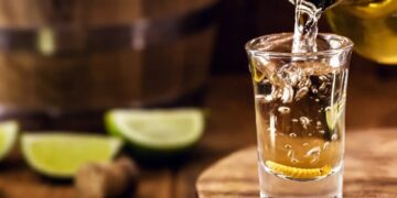 Prohíben la venta de alcohol de 12:00 a 8:00 am en Santo Domingo