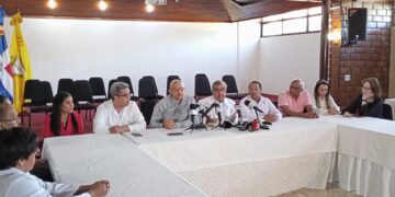 Colegio Médico y Sociedades Especializadas arrecian lucha contra las ARS