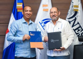 MOPC y ONESVIE firman acuerdo para evaluar los puentes del país