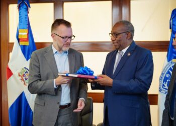 Embajada americana se interesa en ampliar colaboración con la UASD