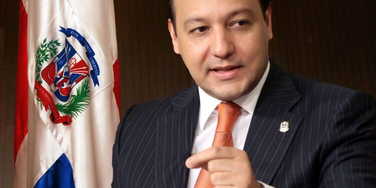 Abel Martínez: “Hay que volver a poner la canasta básica al alcance de la gente”