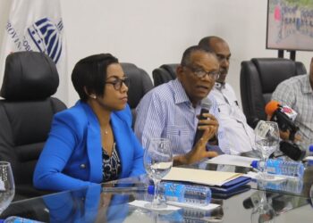 Director Migración y gobernadora ofrecen detalles del Censo Nacional en Montecristi