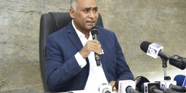 Diputado aclara estado de salud del ex ministro Roberto Fulcar