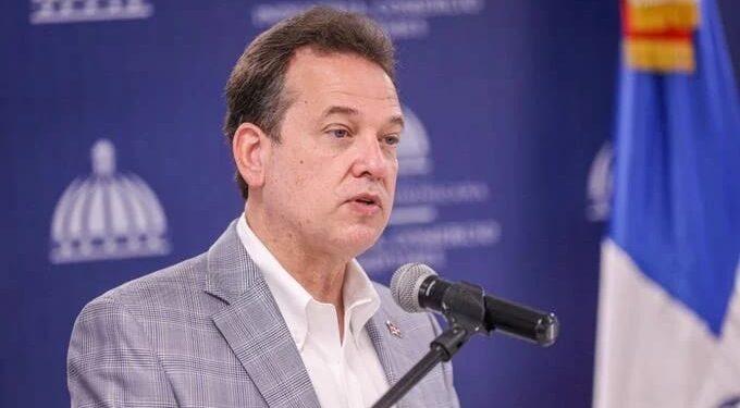 Ito Bisonó sobre extranjeros ilegales: “El que no cumpla con las leyes de RD que se vaya a su país”