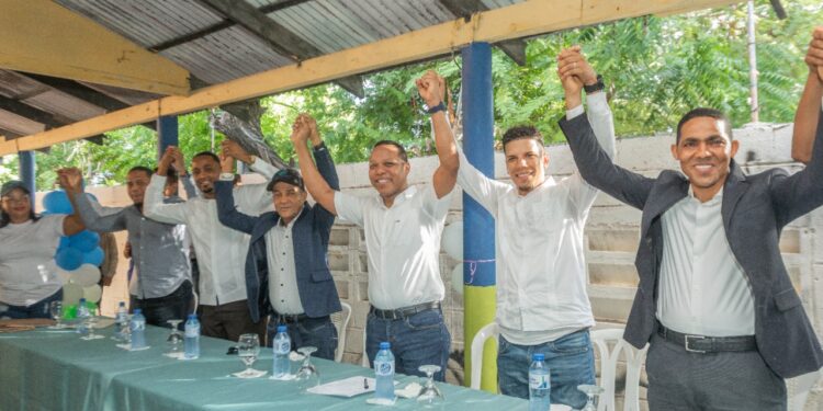 País Posible juramenta dirigentes del PLD, PRD y PRSC en Barahona y San José de Ocoa
