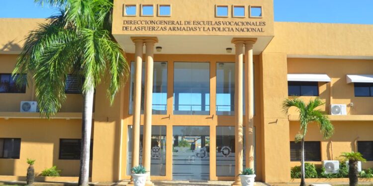 Las Escuelas Vocacionales anuncian amplio programa de graduaciones en todo el país