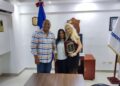 Alcaldía SDO reconoce la artista de música romántica Marisela