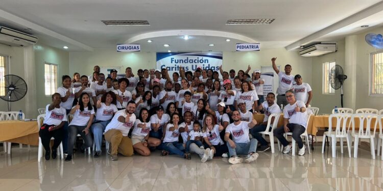 Joven cirujano de Pedernales realiza operativos médicos para niños