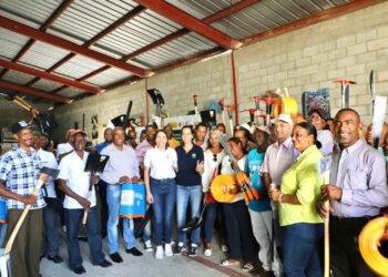 JAD y AECID entregan equipos agrícolas a pequeños productores de San Cristóbal