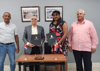 Ayuntamiento SDE inicia colaboración cultural con Santiago de Cuba