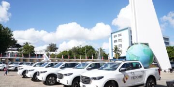Fedomu recibe 10 camionetas donadas por el Gobierno