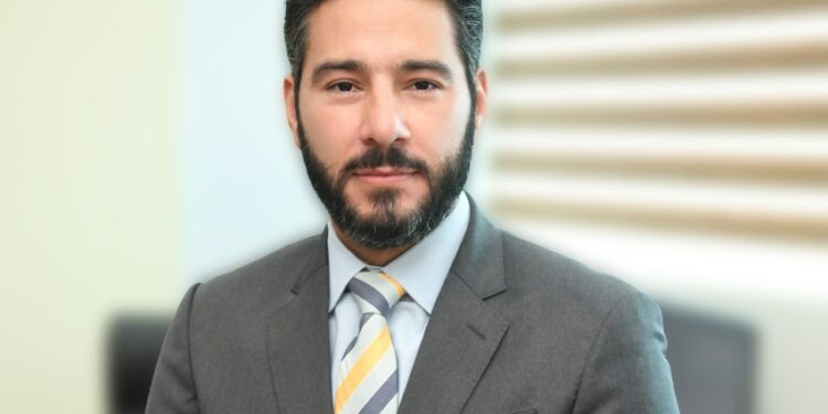 Abinader designa a Francisco Torres como superintendente de Pensiones