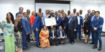 La Cámara de Diputados reconoce trayectoria artística de Fausto Rey