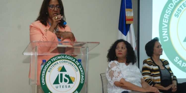 UTESA realiza conferencia en el marco del Día Internacional de la No Violencia contra la Mujer