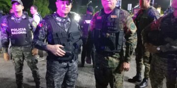 Director PN y el Jefe Ejército encabezan recorrido preventivo en sectores del DN