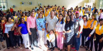 Alcalde José Andújar exhorta a los jóvenes a prepararse a través del estudio