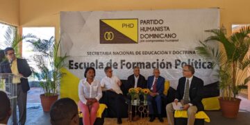 Inauguran escuela de formación política en Baní