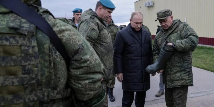 Estados Unidos teme que las tropas de Vladimir Putin utilicen armas biológicas en Ucrania