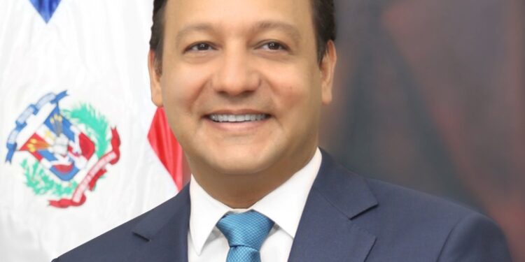 Abel Martínez: “tema migratorio debe asumirse sin tibieza y bajo el marco de la constitucionalidad”