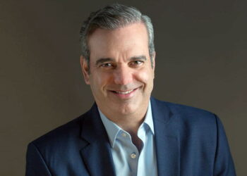 Presidente Abinader da seguimiento a trabajos he inaugura dos instalaciones deportivas en Santiago