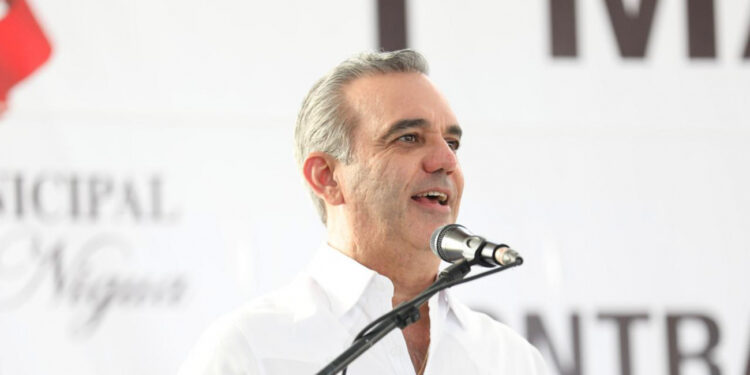 Abinader entrega obras en San Cristóbal por más de RD 697 millones