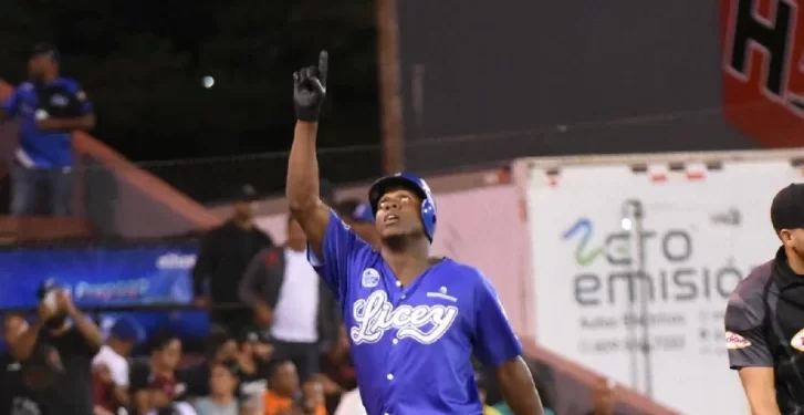 Licey gana quinto en línea en base a jonrones y retorna al primer lugar