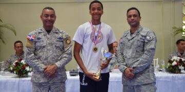 Plaza Educativa NSPS premia atletas participaron en competencia deportiva