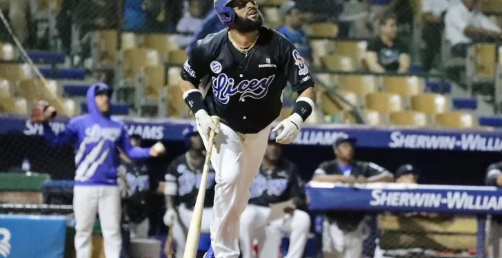 Licey vence a Gigantes y dividen una victoria por equipo en la doble cartelera