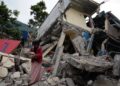 Indonesia cifra en 103 los muertos tras el terremoto de magnitud 5,6