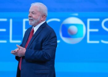 Operan a Lula de una lesión en la laringe