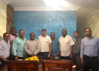 Precandidato a la alcaldía del PRM en SDE firma pacto de unidad