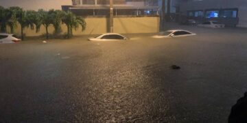 Anuncian ayuda hasta RD$100 mil a propietarios vehículos afectados por inundaciones