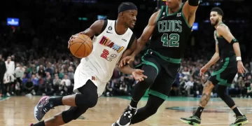 Multan a Horford, de Celtics, por golpe a Wagner, del Magic