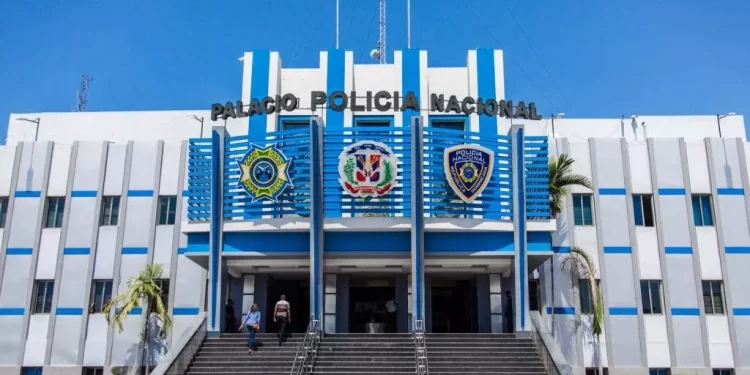 Policía Nacional apresa hombre por robo de más de 300 mil pesos y otras pertenencias en una casa en Villa Mella