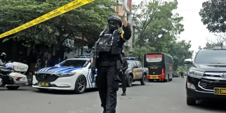Atacante suicida ataca comisaría de Indonesia y deja 1 muerto