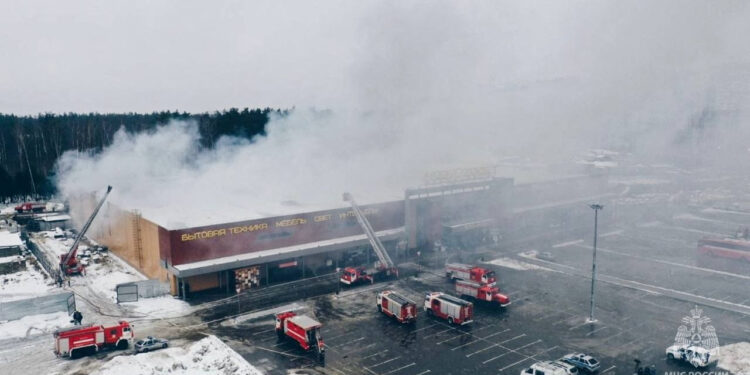 Otro incendio en un centro comercial en Rusia: Es el segundo en cuatro días