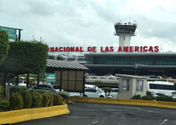 Estacionamiento del AILA está ocupado a total capacidad