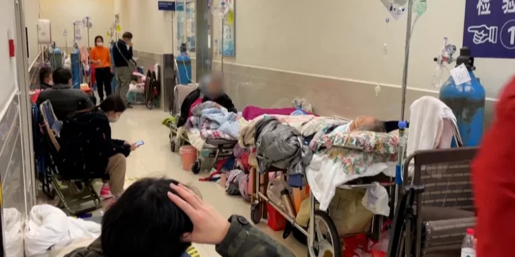 El colapso del sistema sanitario en China por el rebrote de COVID